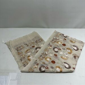 SELECTION PRIVE Embroidered Beige Scarf NWT 100% wool/lane
